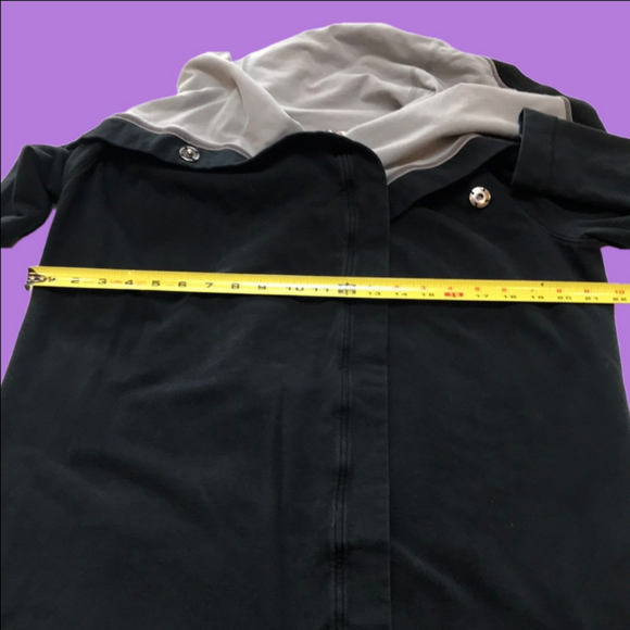 Lululemon Savasana Black Wrap Cardigan Jacket Women Size 8 style W4264S - Picture 13 of 16